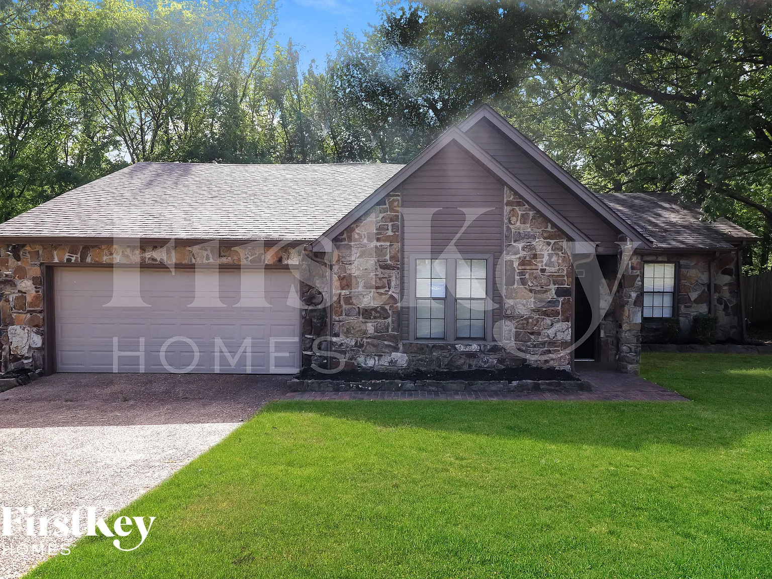 3 bed, 2.0 bath, 1649 sqft, $1,665 — Photo 1