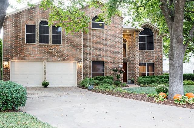 1st image of 2701 Laurel Hill Dr