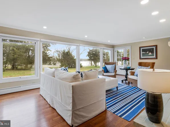 8503 W Boulevard Dr, Alexandria, VA 22308