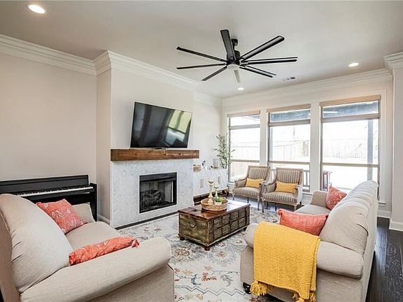 5th image of 4503 Hollowbrook St