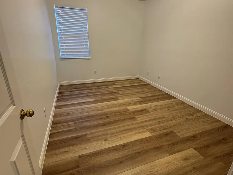 3136 Deleon Dr — Photo 16