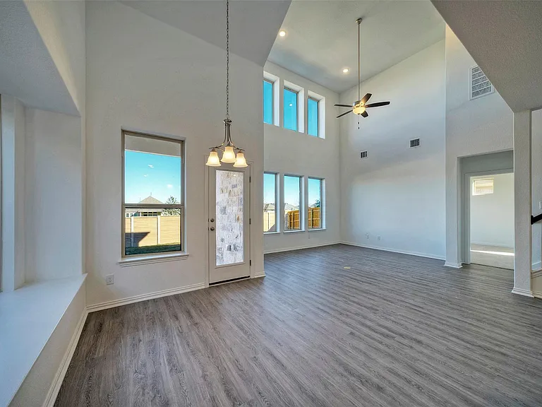 2428 Demorse Dr — Photo 7