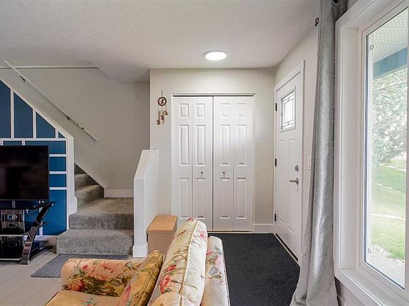 5th image of 164 N Castlegreen Close NE