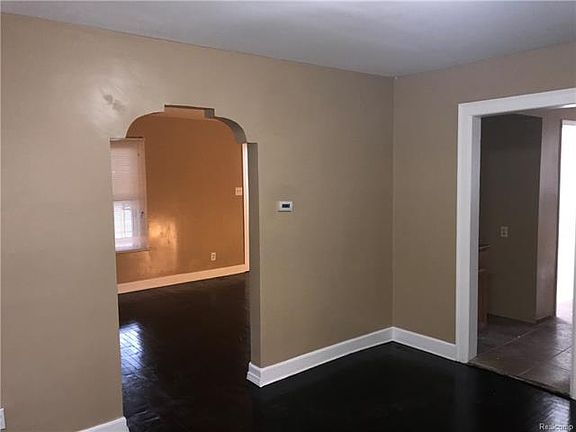 5th image of 16535 Birwood St