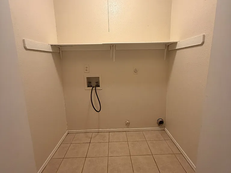 810 W Olmos Dr — Photo 19