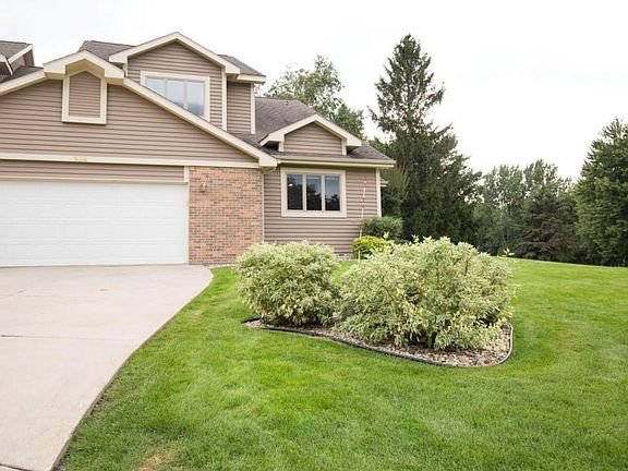 2nd image of 104 Emerald Meadows Cir