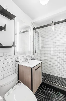 Rented by Mirador Real Estate | media 44