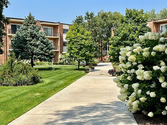 2nd image of 4113 W 97th Pl APT 302