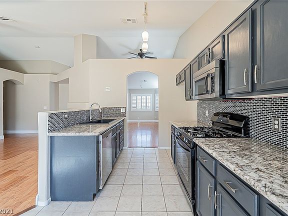 4th image of 377 Waterwheel Falls Dr