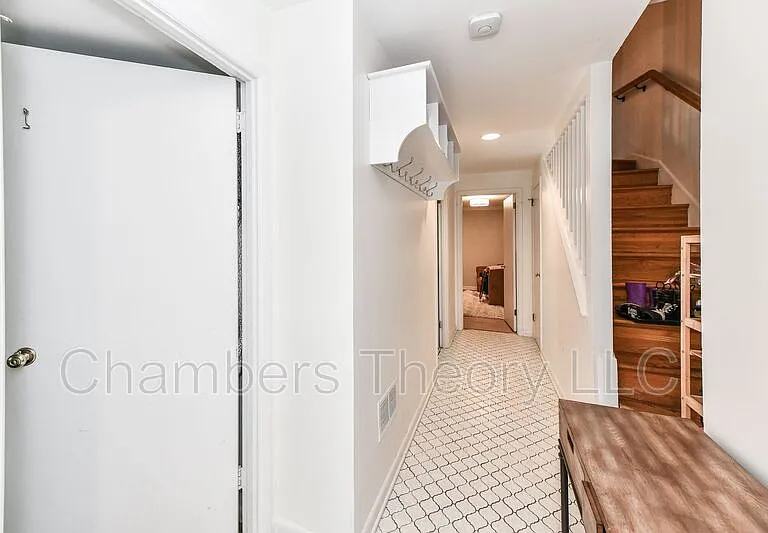 2112 Military Rd — Photo 3