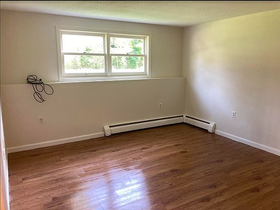 3rd image of 23 Mansfield Pl #B