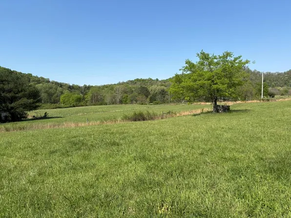 2334 Whites Bend Ln, Gainesboro, TN 38562