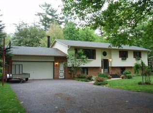 2356 Woodview Ln, Marinette, WI 54143