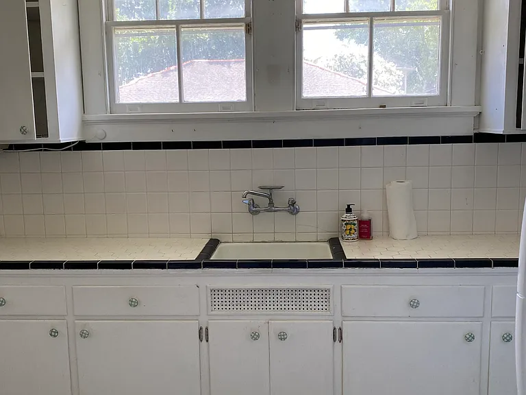 300 Aris Ave — Photo 5