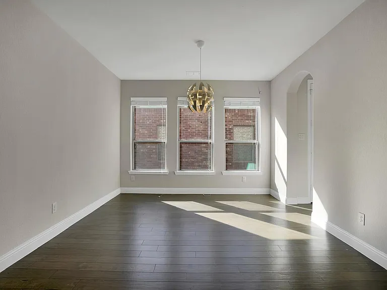 821 Field Xing — Photo 7