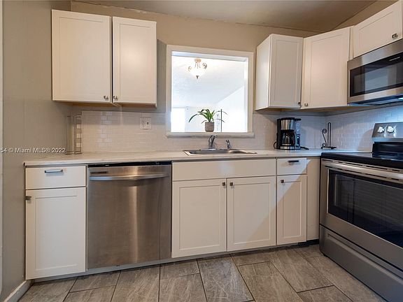 4th image of 408 NW 68th Ave APT 201