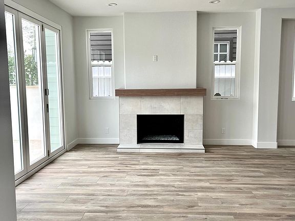 4th image of 715 Goldenrod Ave #A