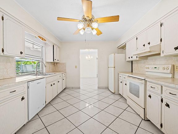 4th image of 2656 NE 33rd Street