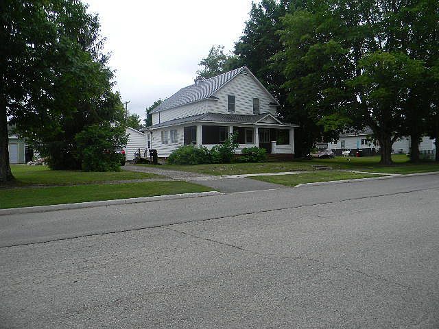 1st image of 214 E Avenue A