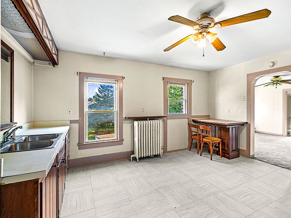 4th image of 513 N Jay St APT 2