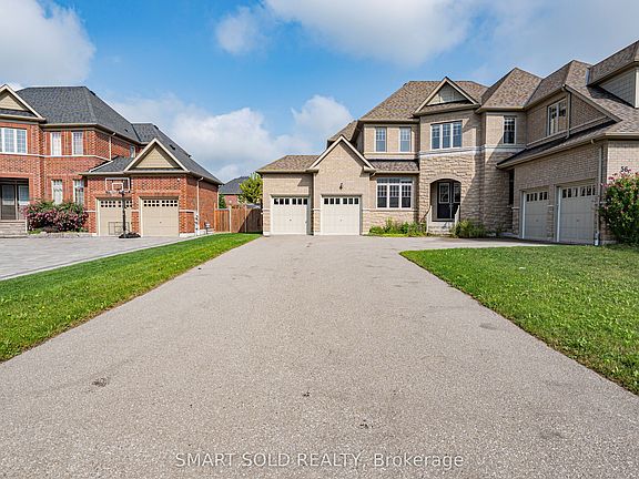 2nd image of 56 Redmond Cres
