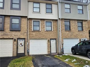 2307 Old Greentree Rd, Carnegie, PA 15106