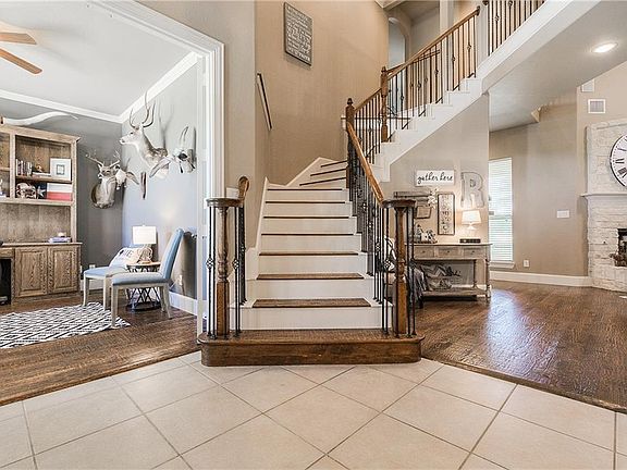 3rd image of 7524 Courtney Cir