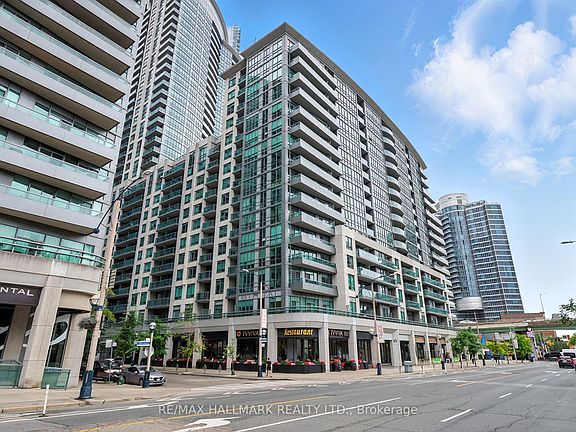 4th image of 25 Lower Simcoe St #301