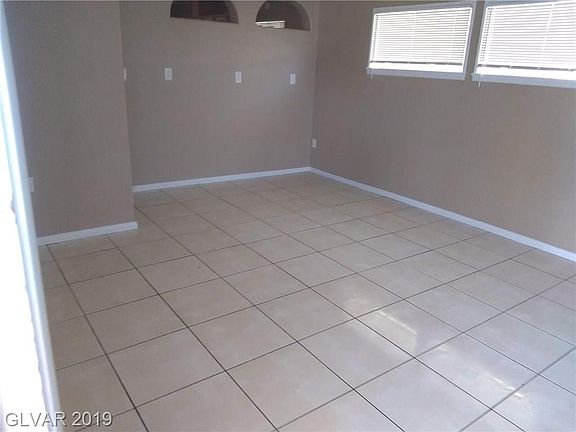 3rd image of 1801 Willow Trl APT B