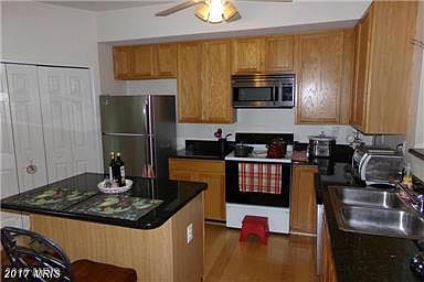 3rd image of 71 Harbour Heights Dr