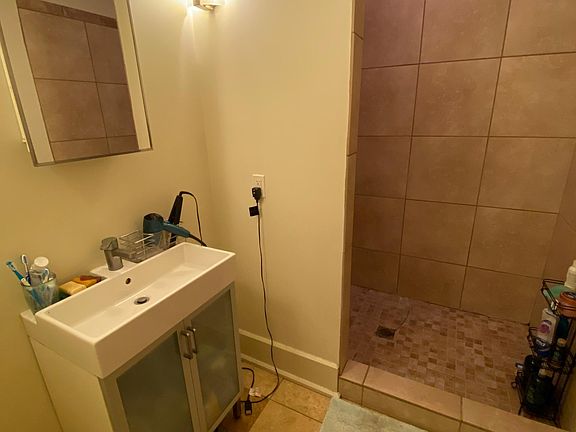 4th image of 4309 Lorain Ave #2