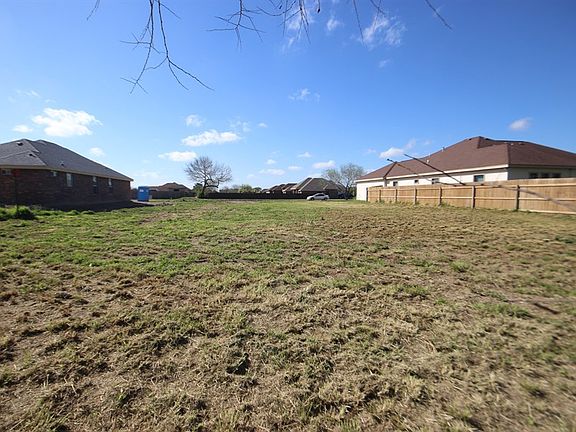 3rd image of 1111 Shavano Dr.