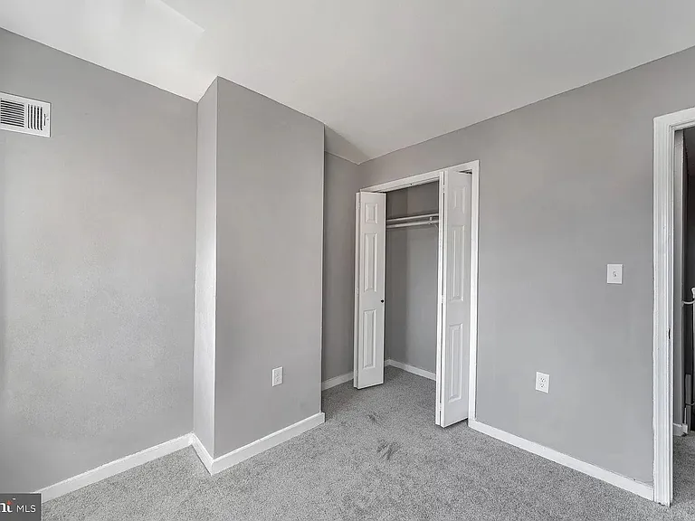 344 S Calhoun St — Photo 12