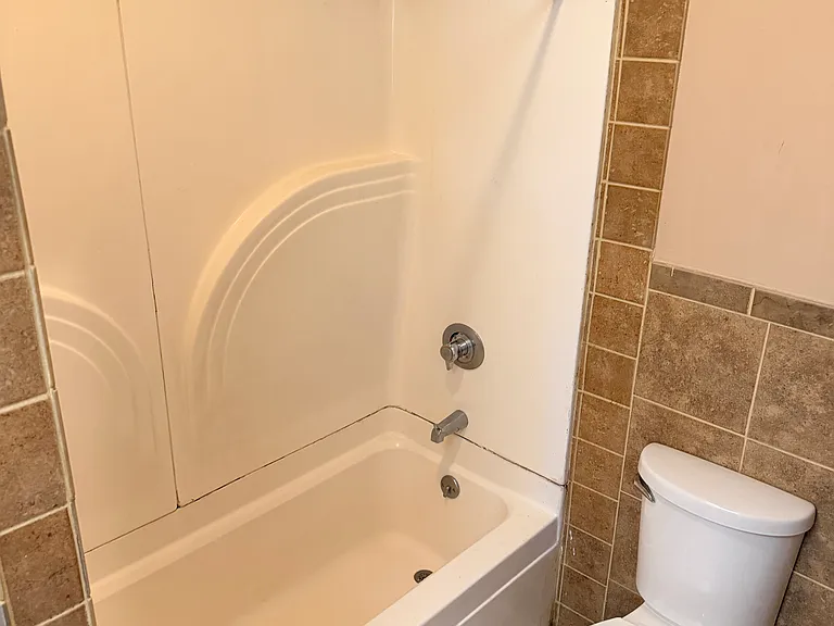 321 Grand Ave #2 — Photo 11