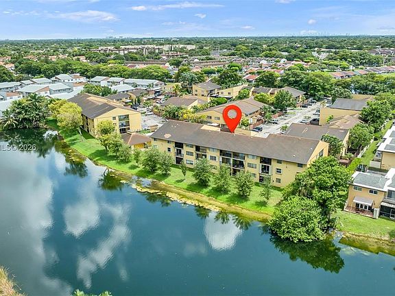 4th image of 15470 SW 82nd Ln APT 332