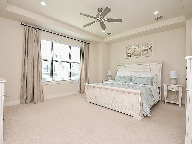 1204 Fowler St — Photo 14
