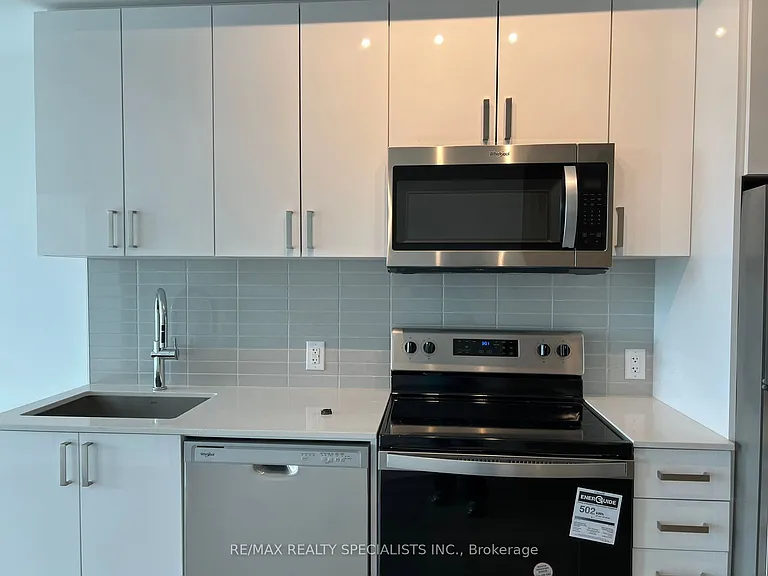 2782 Barton St E #702 — Photo 8