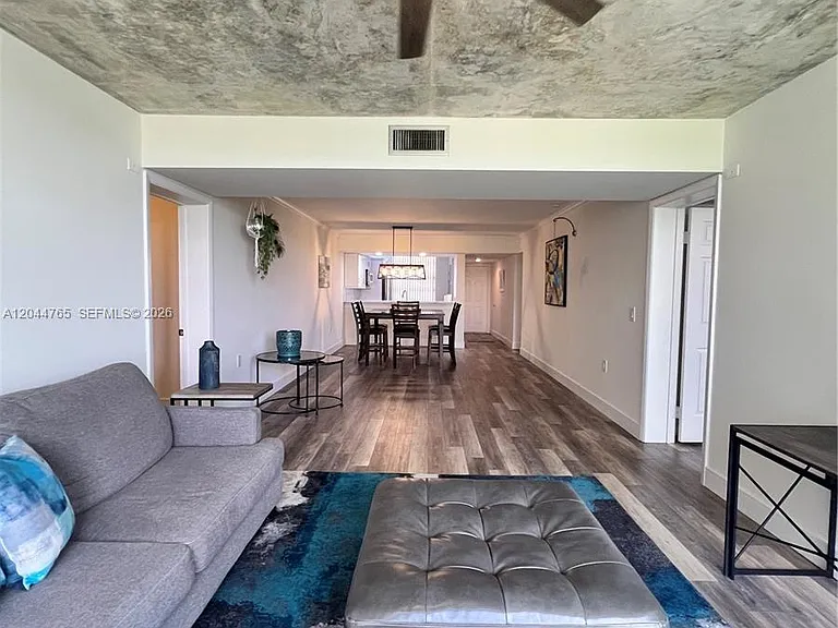 1705 Whitehall Dr #403 — Photo 2