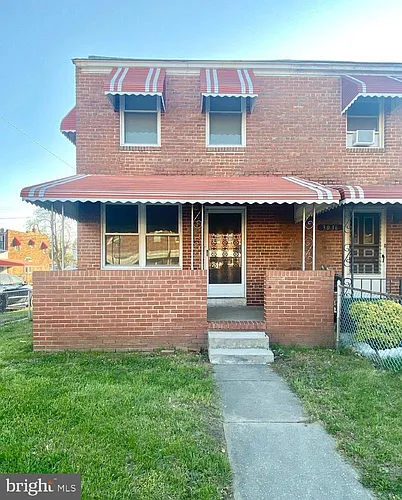 3018 Larue Sq E Photo 1