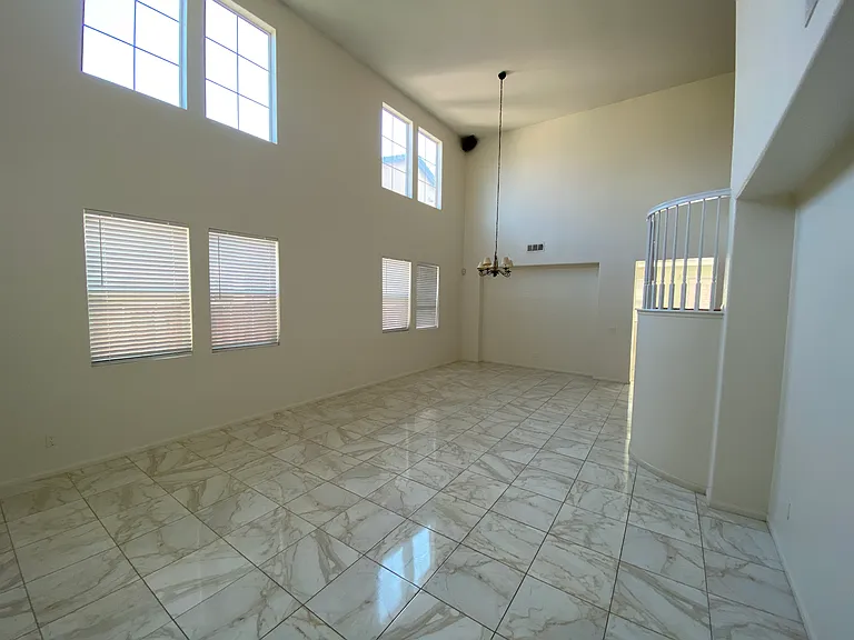 1393 Veronica Trl — Photo 4