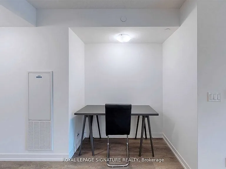 60 Shuter St #807 — Photo 4