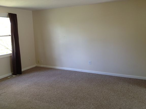 4th image of 8126 Castle Rock Dr NE