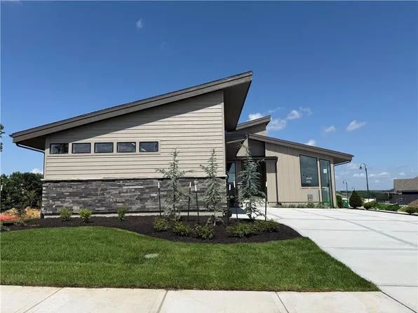 3448 W 133rd St, Leawood, KS 66209
