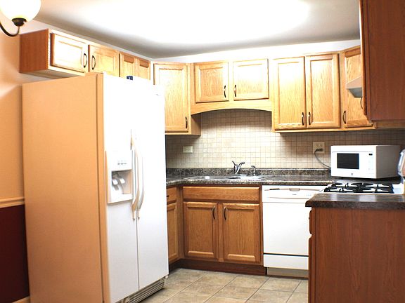 3rd image of 136 Shattuck Ct #0