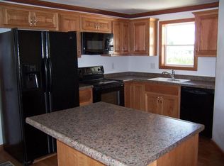 104 W Main St, Shumway, IL 62461