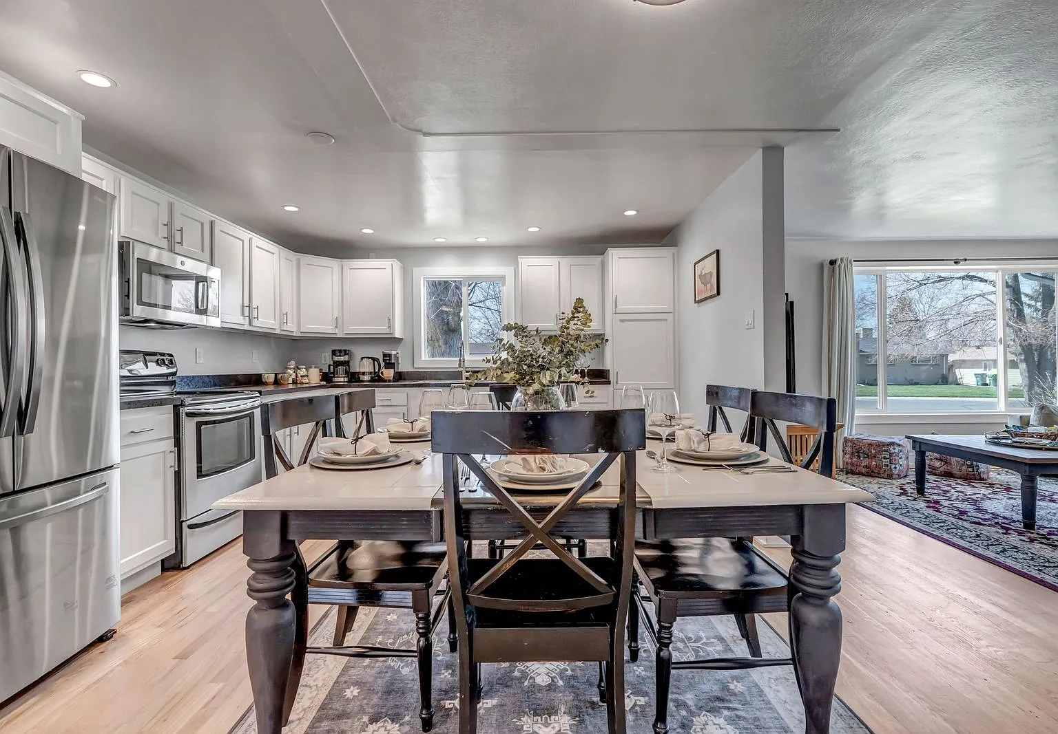 3 bed, $7,560 — Photo 2