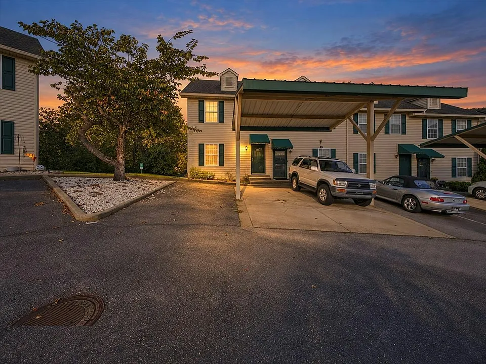 2420 Volunteer Pkwy #27