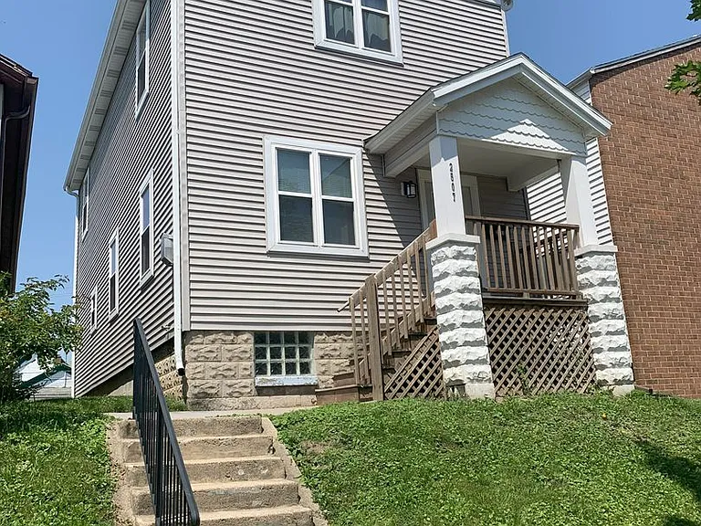 2507 S Logan Ave — Photo 1