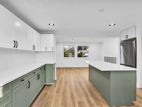 5th image of 7433 W Hinsdale Drive