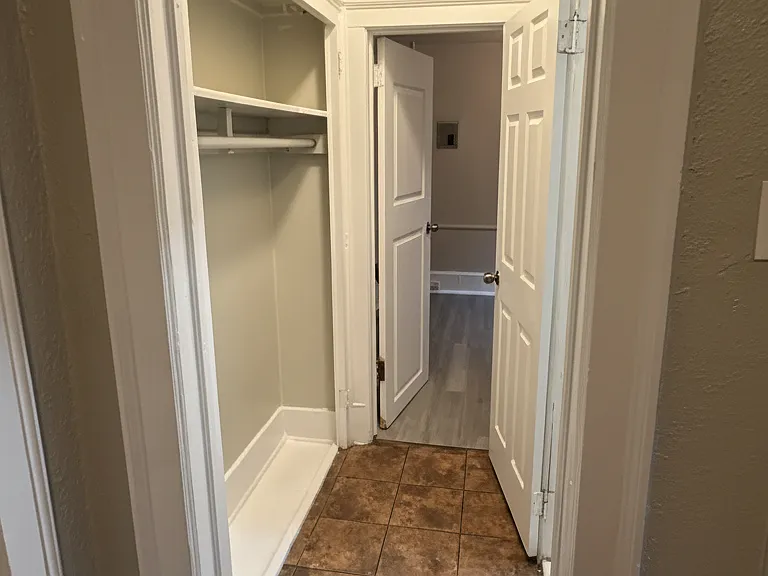 101 Treacy Ave #3 — Photo 2